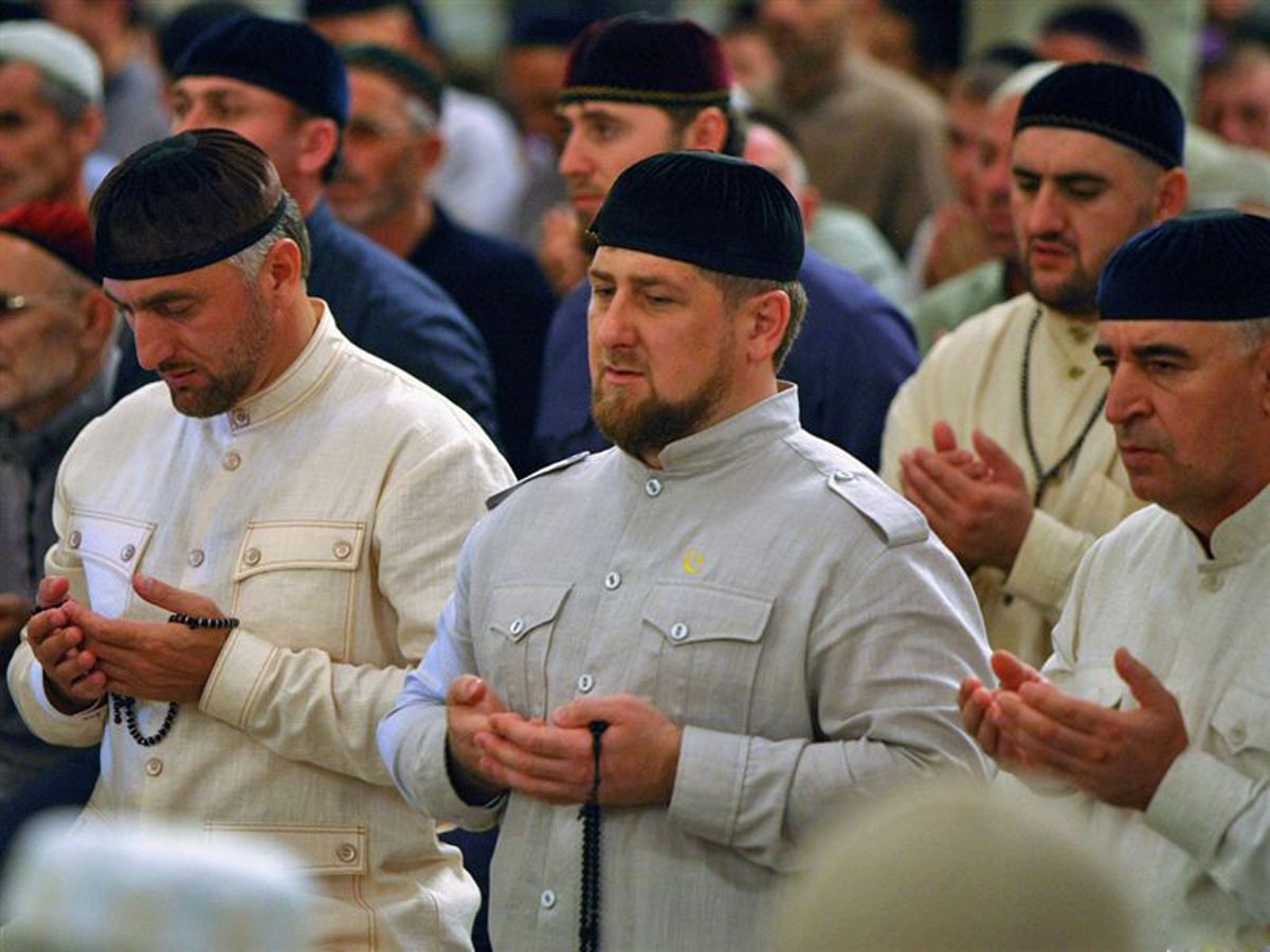 Чечне подарили 3 реликвии Пророка Мухаммада ﷺ